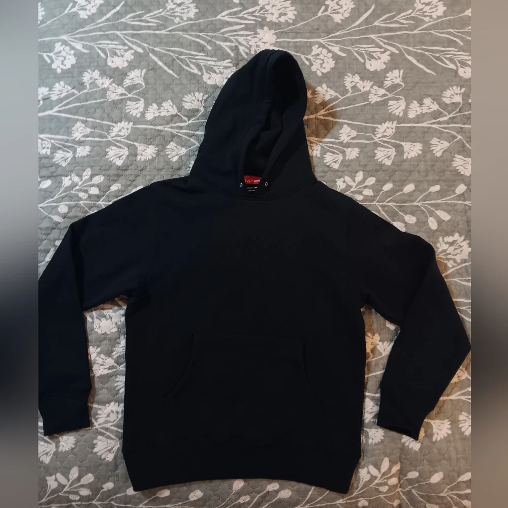 Supreme Navy Sweater with Iconic Vertical Branding - Picture 4 of 5